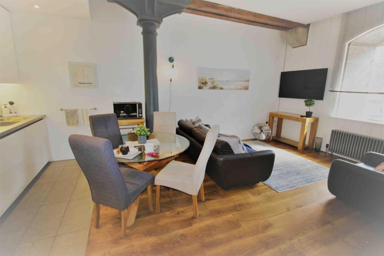 Cozy Coastal Apartment พลีมัธ ภายนอก รูปภาพ